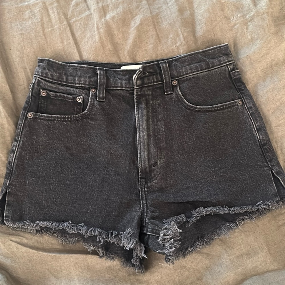 Abercrombie the mom short high rise